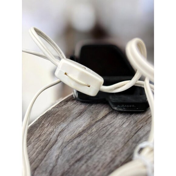 Vintage Easter Jubilee Lighted Easter Bunny Village House - Picture 6 of 10